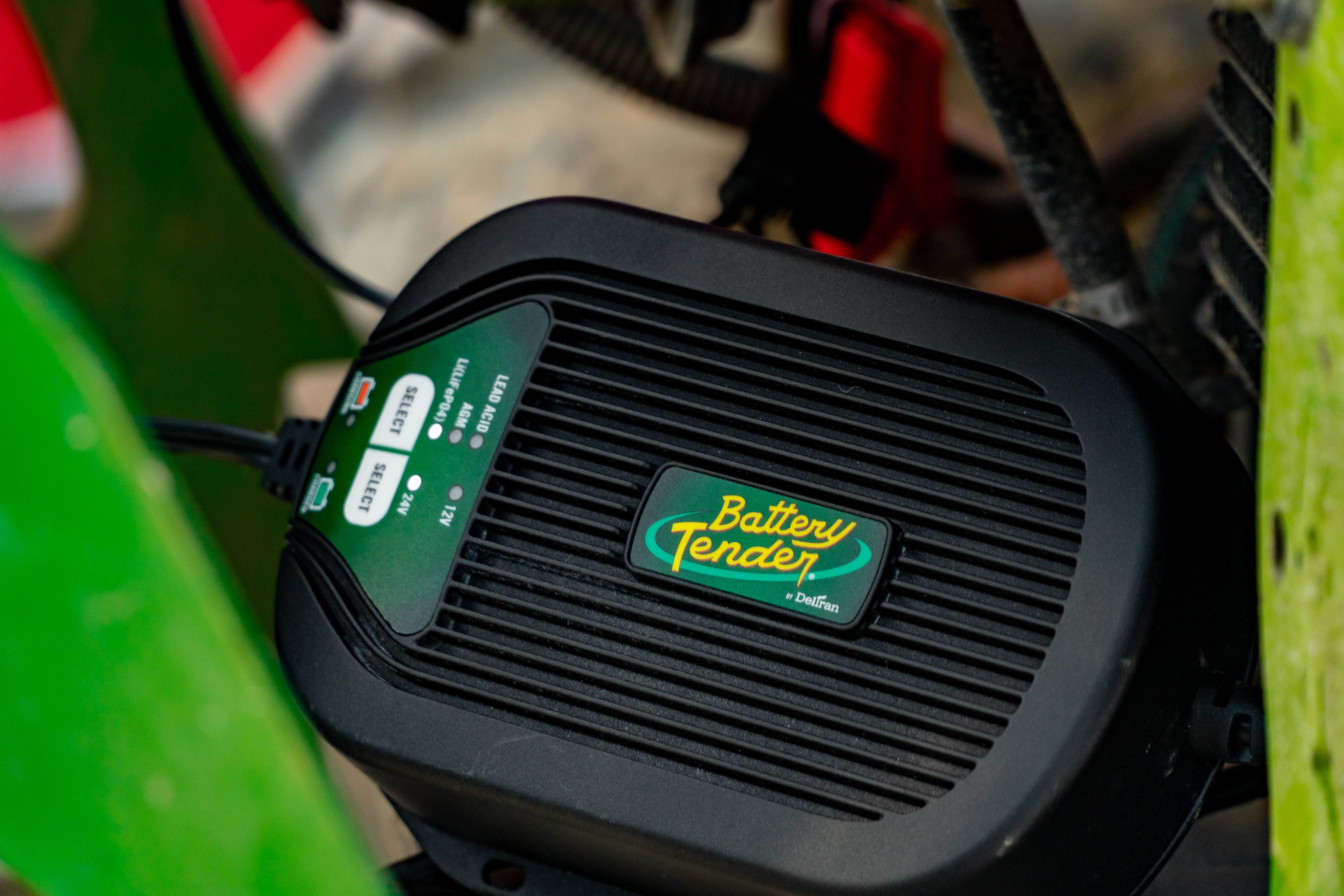 Weather Resistant 12V @ 5 AMP & 24V @ 2.5 AMP Selectable Battery Charger - Battery Tender®