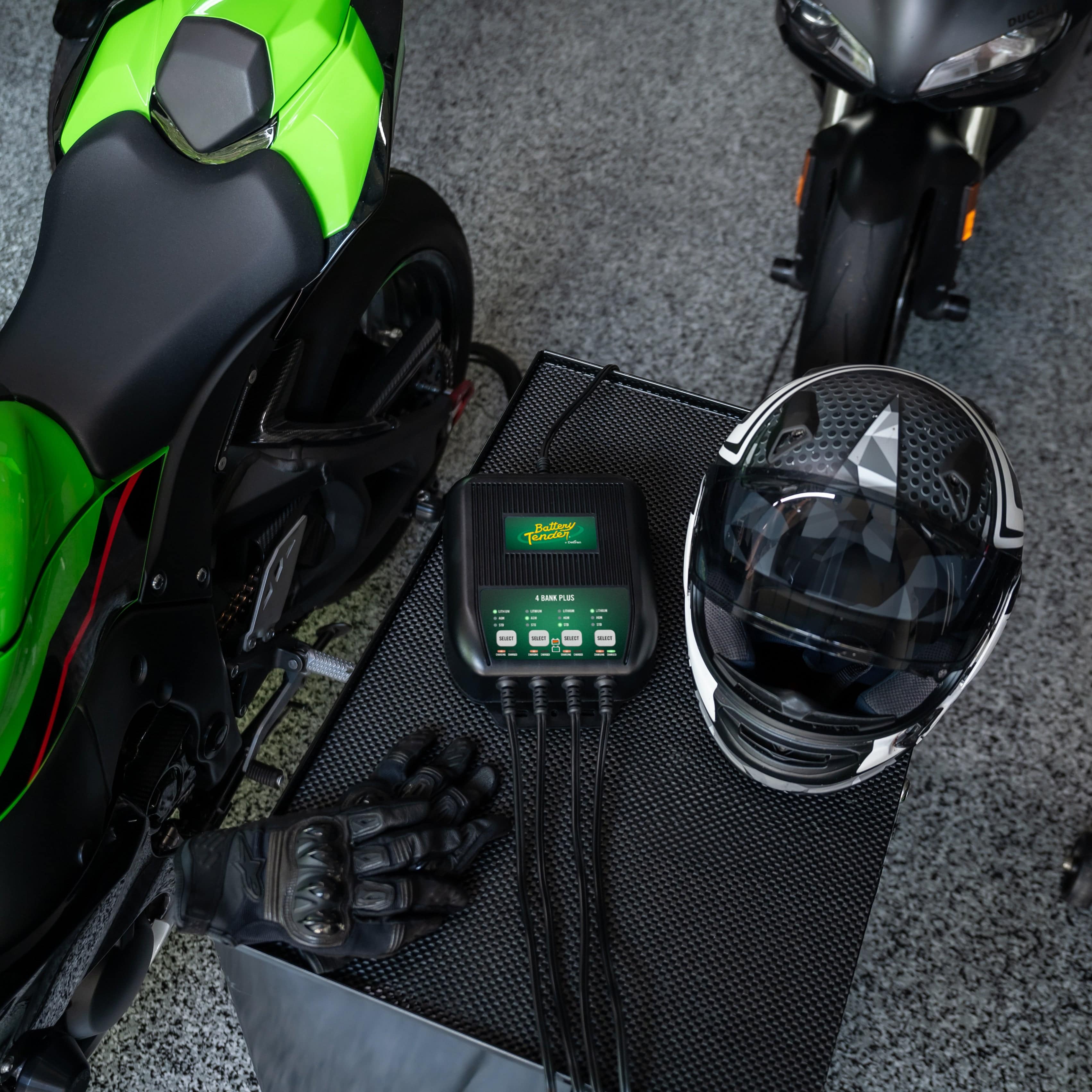 4 Bank, 1.25 AMP 12V Battery Charger - Battery Tender®